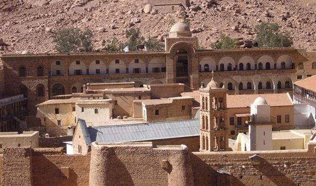 اغتيال "قس" مصري عقب مغادرته كنيسة بسيناء