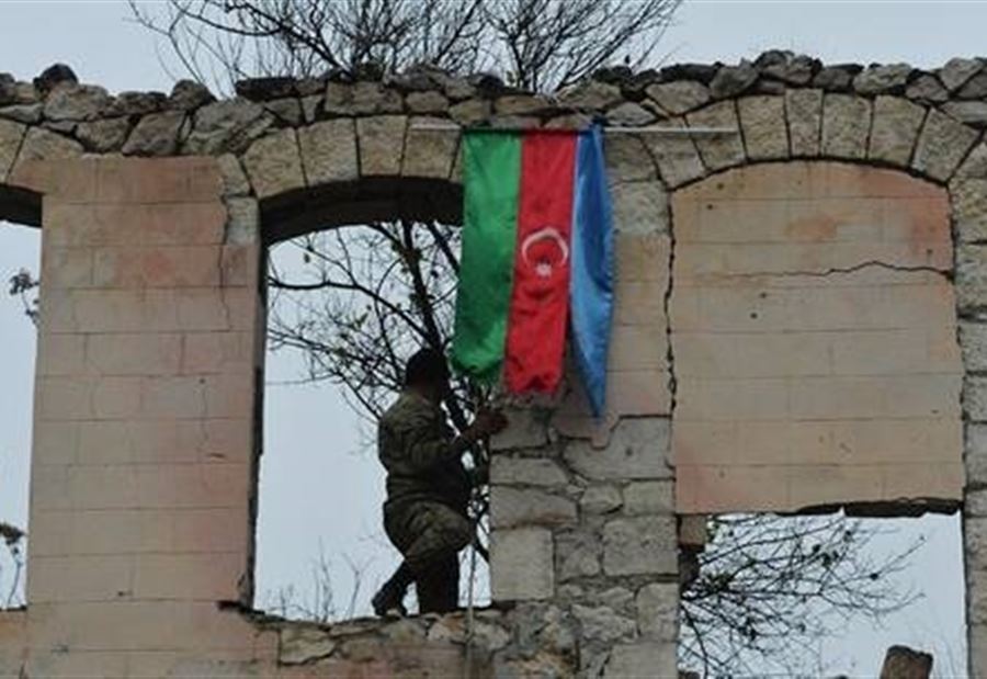 الجيش الأذربيجاني يَدخل منطقة أغدام الجيش الأذربيجاني يَدخل منطقة أغدام