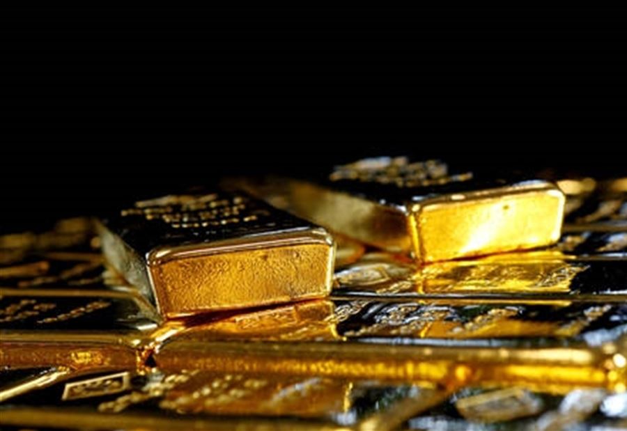 سعرُ أونصة الفضة يهوي بأكثر من 8% وإنخفاض في الذهب 