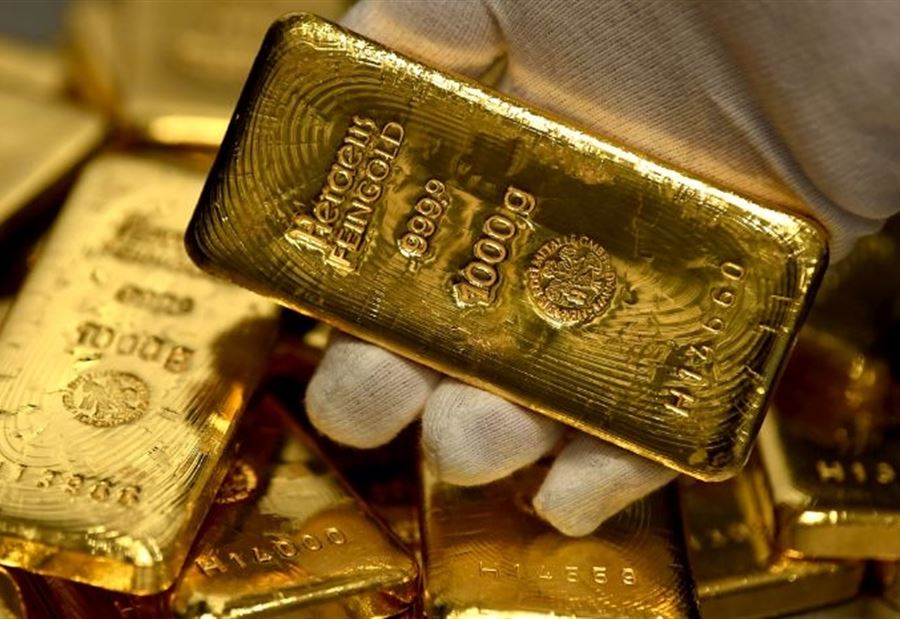 كيفَ سينهي الذهب الشهر في ظل صعود الدولار؟