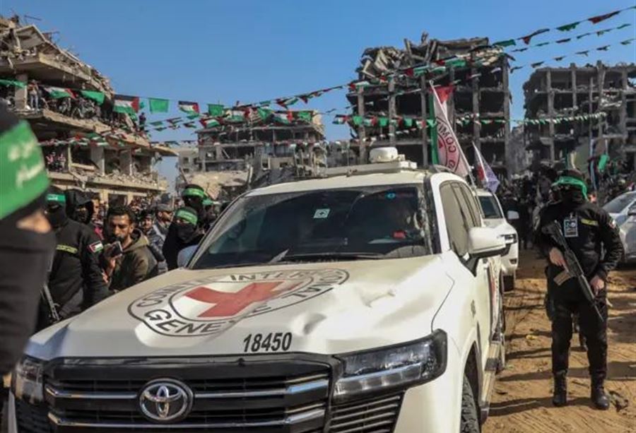 في الدفعة الرابعة... تعرّفوا على الرهائن والسجناء المفرج عنهم 
