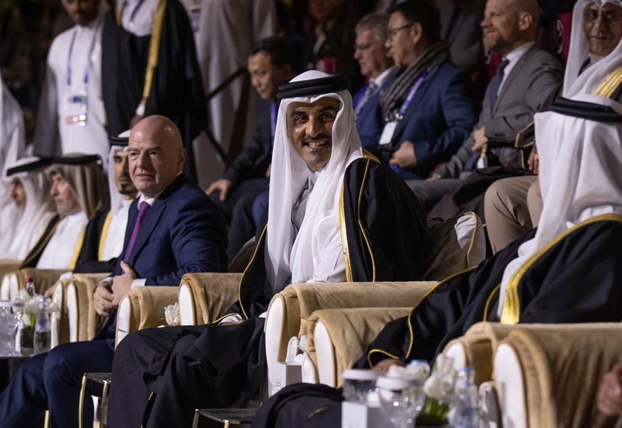 بعد تسجيل الهدف الثاني للمنتخب القطري... رد فعل "لافت" من الشيخ تميم (فيديو)