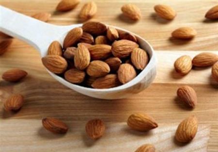 اليكم فوائد اللوز المذهلة !! اليكم فوائد اللوز المذهلة !!