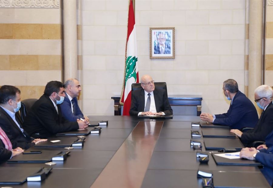 مطالب الأساتذة المتفرغين على طاولة ميقاتي