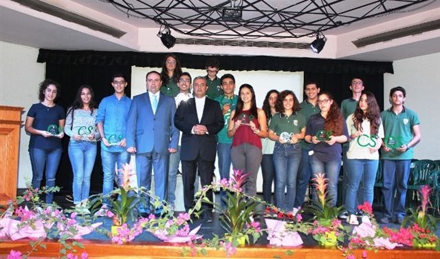 مدرسة الحكمة كرمت المتفوقين في الامتحانات الرسمية