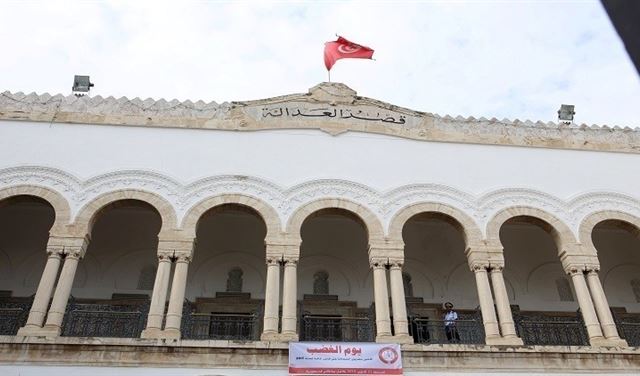 تونس تكرم "كاشفي الفساد"