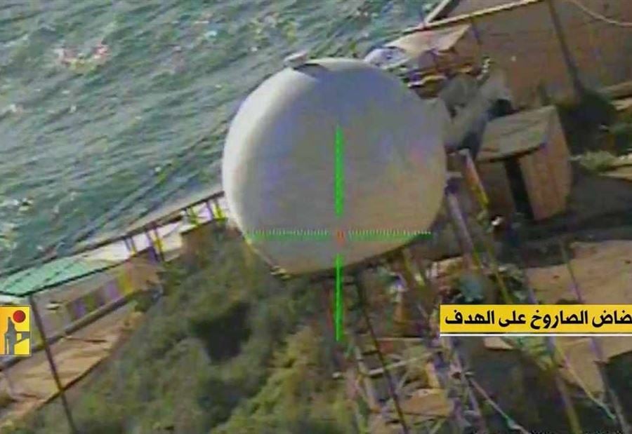 "فلق1" يشعل ليل إسرائيل... واستهداف لتجهيزات تجسسية! (فيديو) "فلق1" يشعل ليل إسرائيل... واستهداف لتجهيزات تجسسية! (فيديو)
