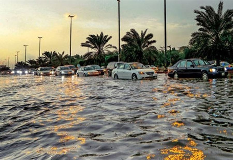 شوارع الكويت تغرق... ومطالبات بمحاسبة وزيرة سابقة