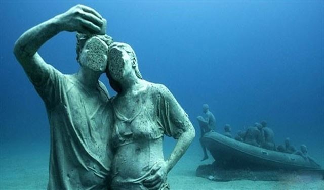 تدشين أول متحف تحت الماء تدشين أول متحف تحت الماء