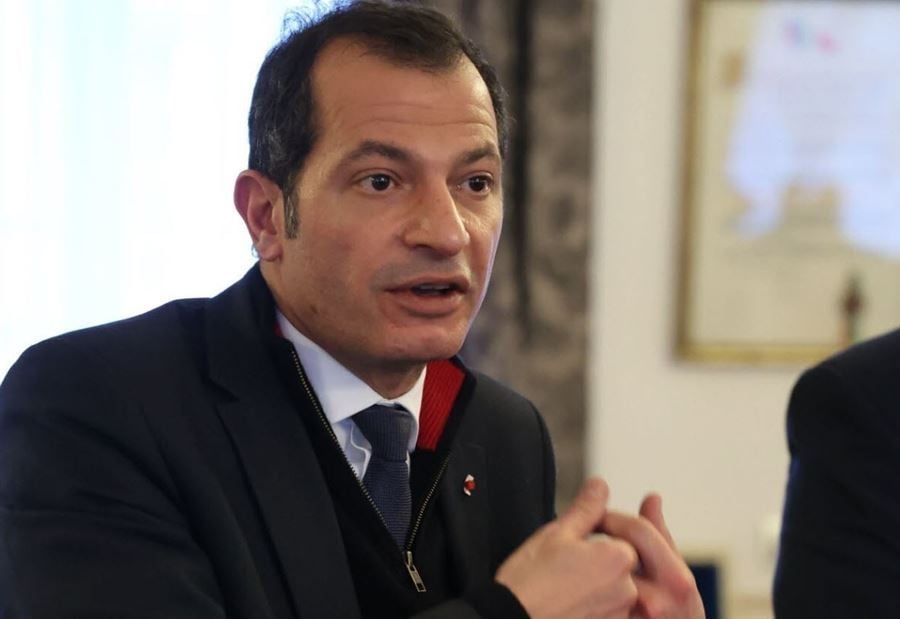 مصير السفير رامي عدوان على المحك... هل يفعلها القضاء الفرنسي؟