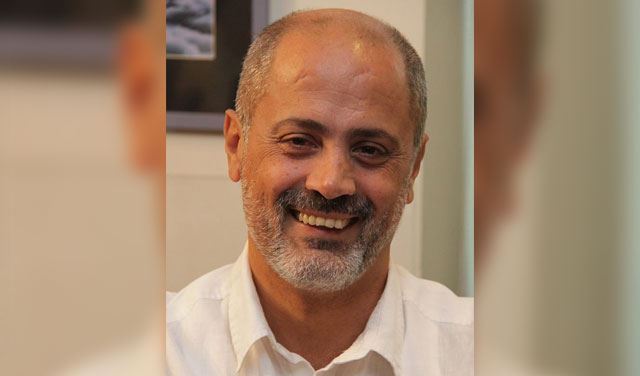 الصحافي بيار عطالله يستقيل من حزب الكتائب