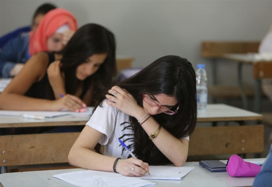 وقائع تنفي الشائعات... ما مصير الإمتحانات الرسمية؟! 