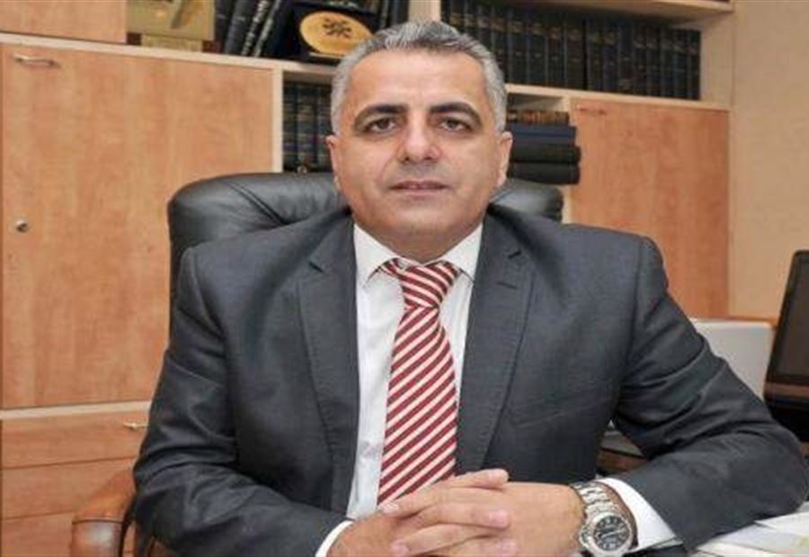 كركي يدّعي على مستخدم ويوقفه عن العمل كركي يدّعي على مستخدم ويوقفه عن العمل