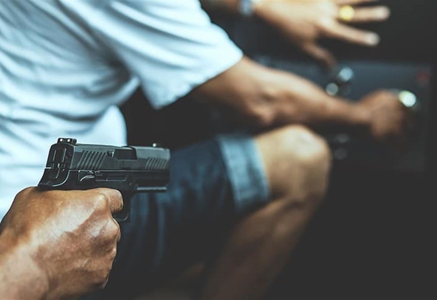 كبّلوا صاحب المنزل والخادمة ونفّذوا عمليتهم
