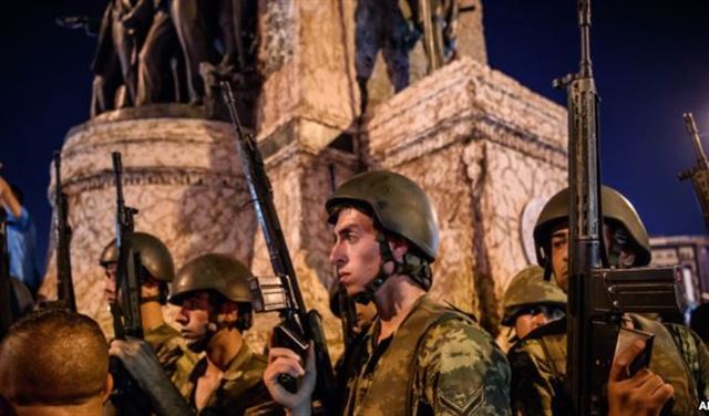هكذا أخفق الانقلابيون في تركيا وانتقلوا إلى المعتقلات