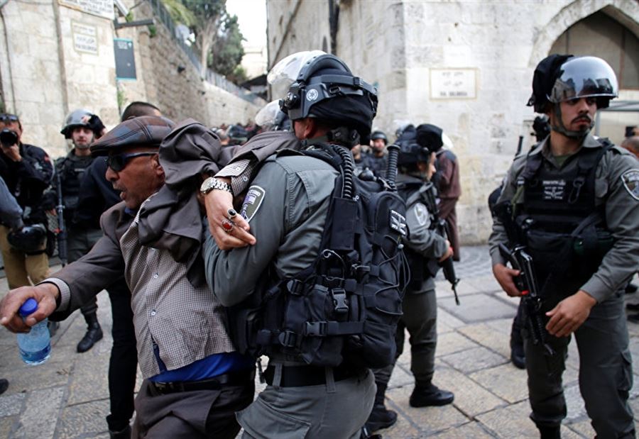 إسرائيل تعتقل فلسطينيا على صلة بحزب الله