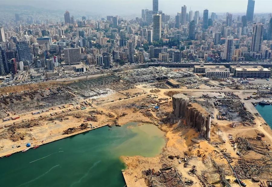 إهمال وتواطؤ...  موادٌ "خطرة" في مرفأ بيروت! 