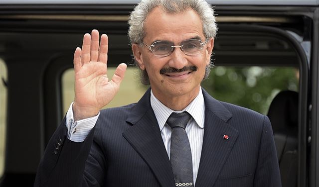 تفاصيل "العشاء الأخير" للأمير الوليد بن طلال في الصحراء تفاصيل "العشاء الأخير" للأمير الوليد بن طلال في الصحراء