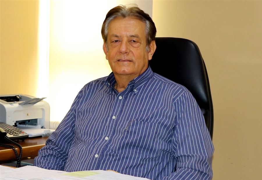 هارون يُشيد بنائب المتن هارون يُشيد بنائب المتن