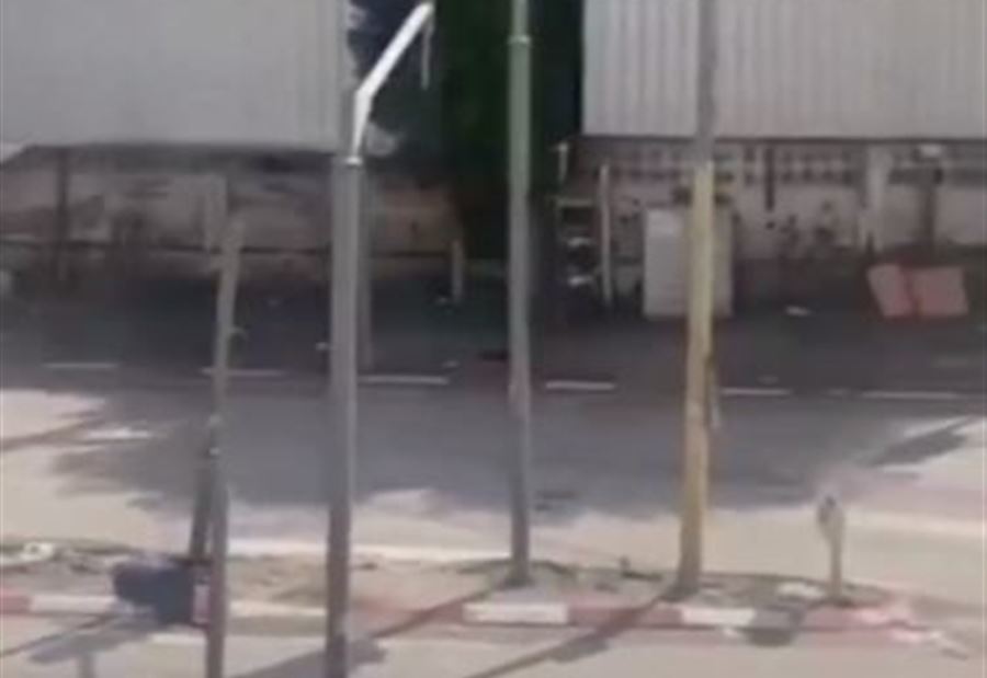 "نحن لا نستسلم"... طفلٌ فلسطيني يتحدى الجيش الإسرائيلي! (فيديو)