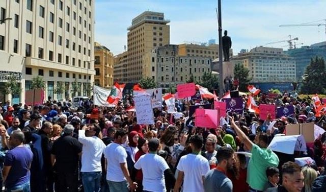"جنسيتي كرامتي" تعتصم رفضاً لقانون التجنيس 
