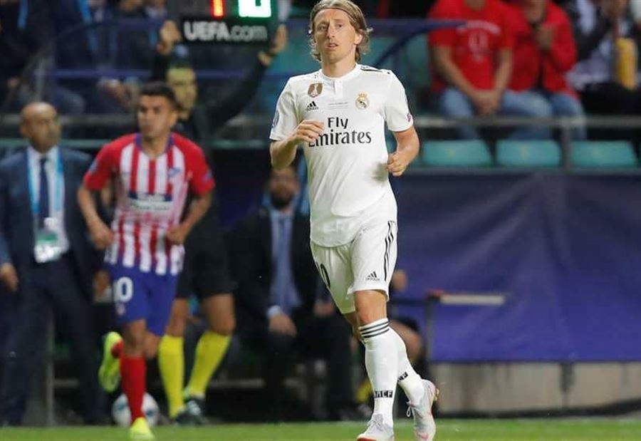 ريال مدريد يكافئ مودريتش بعد "قرار البقاء"