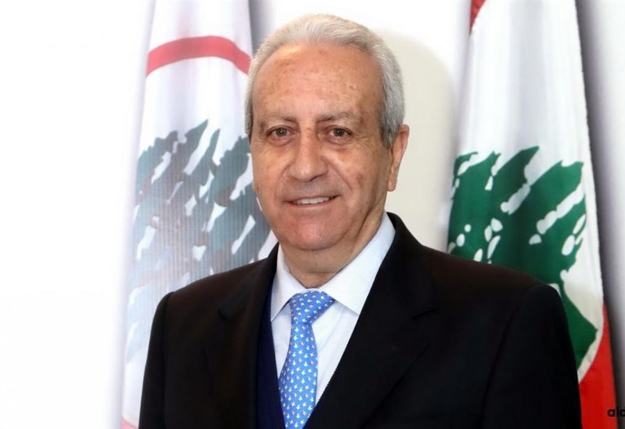 قاطيشا يغرد عن قصر بعبدا وتسييجه بأطواق من الأسلاك 