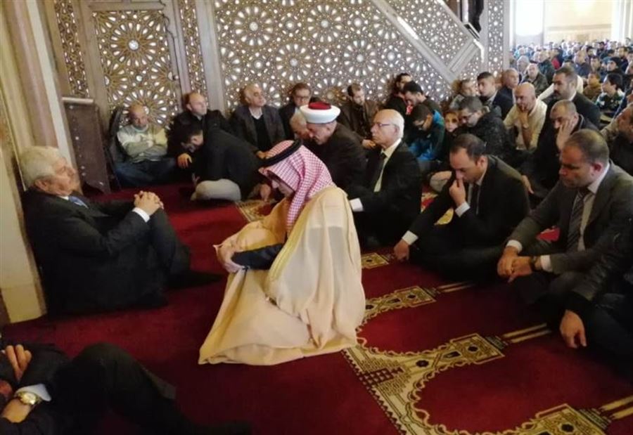 السفير السعودي أدى صلاة الجمعة في صيدا