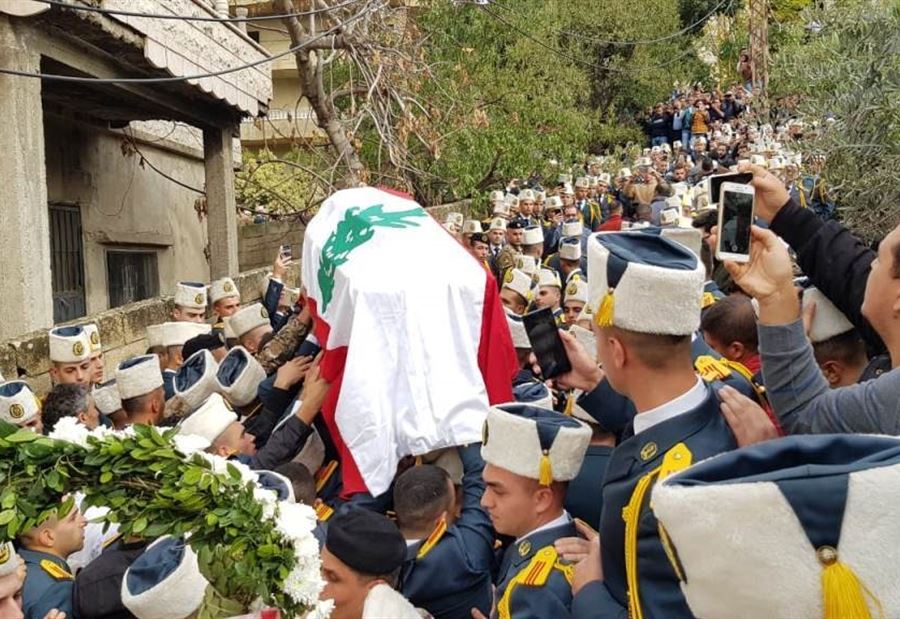 الجيش يوقف 3 اشخاص اطلقوا النار في مأتم الضابط حبلص