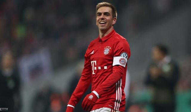 فيليب لام يودّع الملاعب