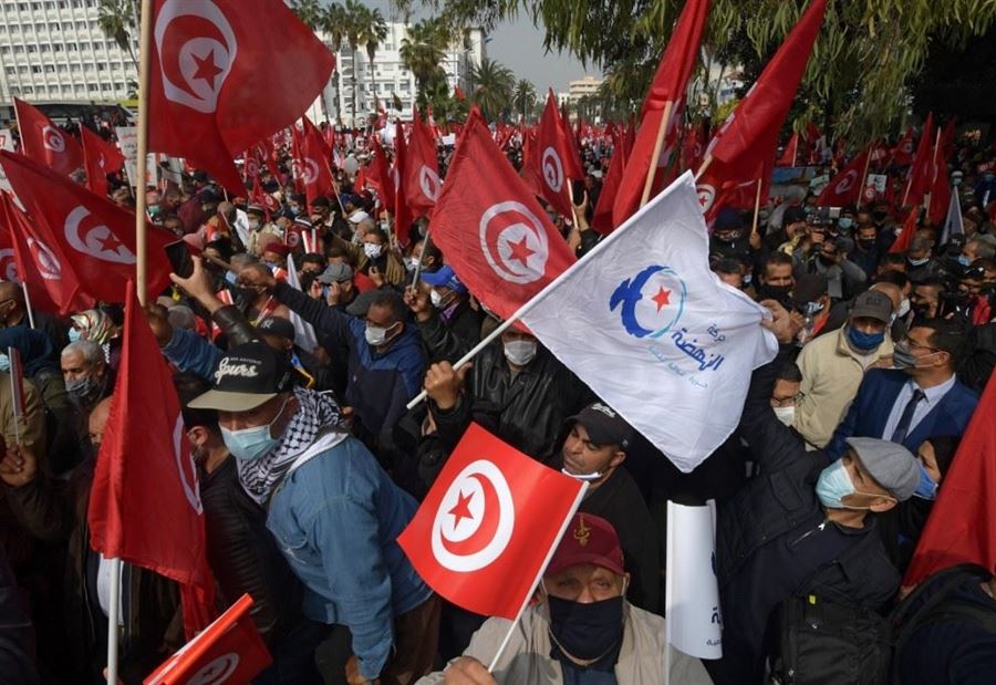 تونس.. حريقٌ بالمقر الرئيسي لحركة النهضة