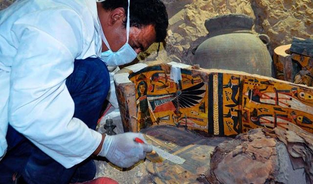 استخراج 8 مومياوات جديدة في مصر