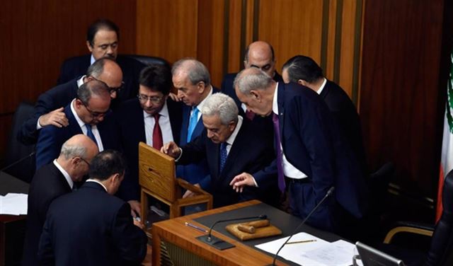 انتخاب الرئيس يمكن أن يقود الى إحتمال من إثنين