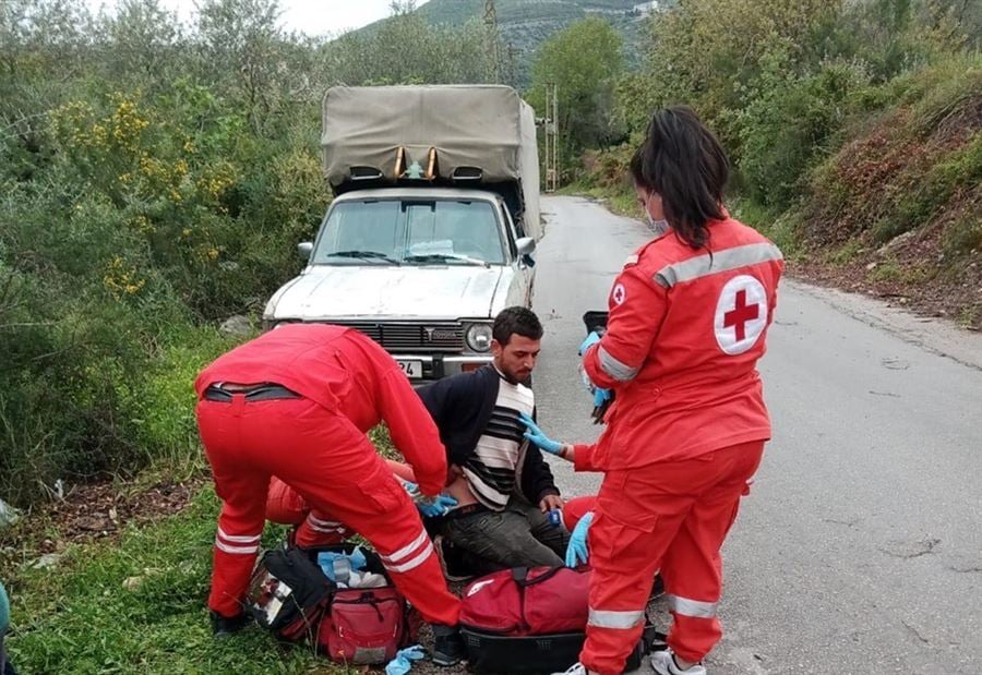 بعد إطلاق النار على شبان... حادثة جبيل تتفاعل وتلويح بالتصعيد!