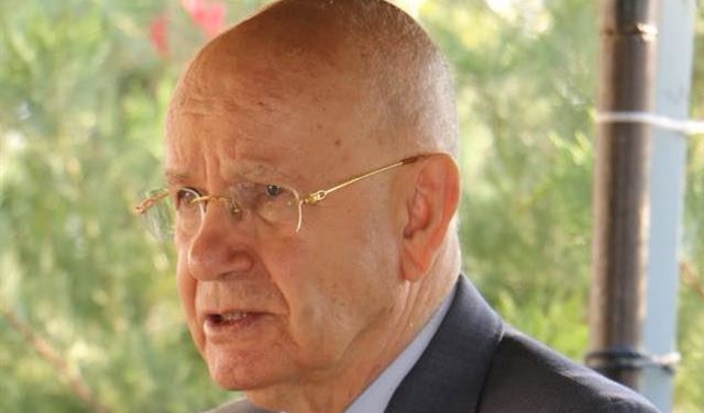 مراد يتجرع "الكأس المرة" مراد يتجرع "الكأس المرة"