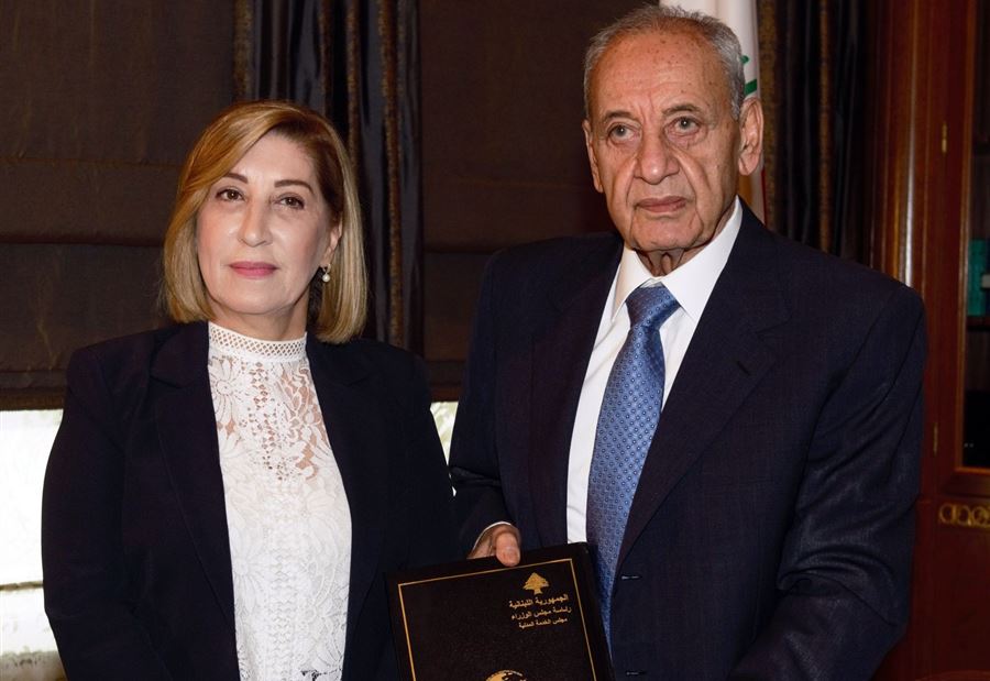 رئيسة مجلس الخدمة المدنية تهدّد بالاستقالة!