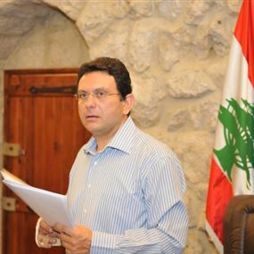الخازن يوضح.. نحذر من الاصطياد بالماء العكر 