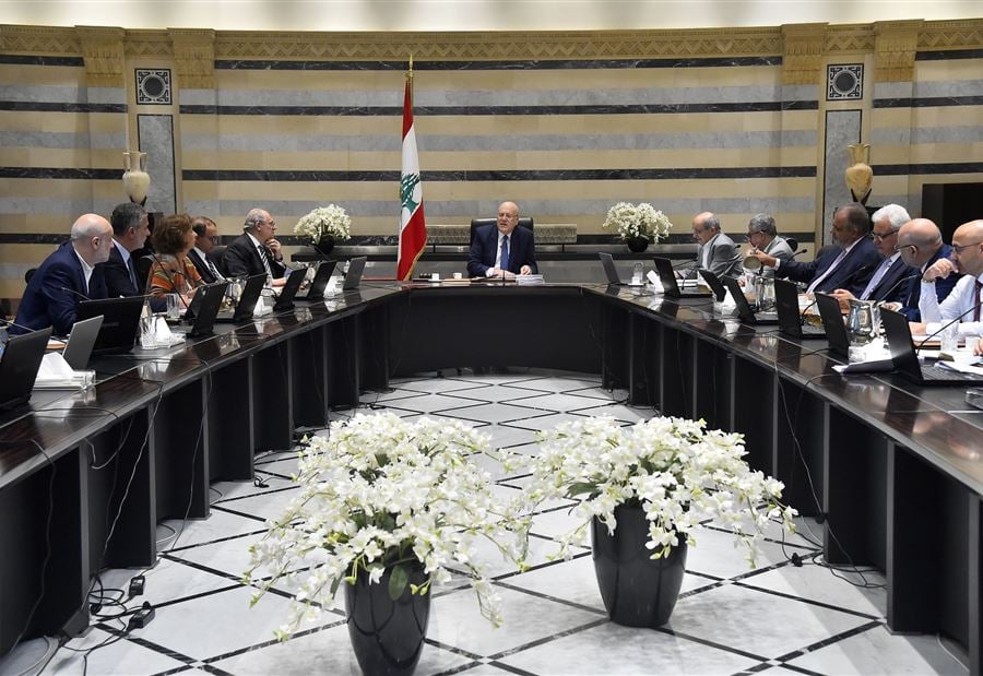 وزراء يرتابهم القلق