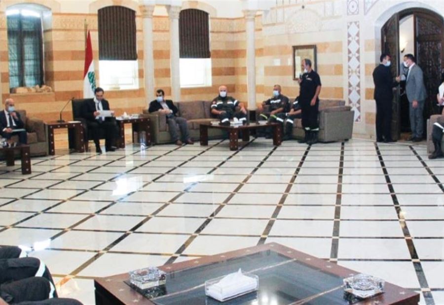 إجراءاتٌ ووعود من "دياب" لـ مُتطوعي الدفاع المدني
