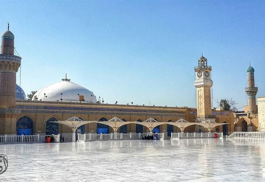 بالفيديو: إمام جامع يستغيث من هجوم بالسكاكين... والمئذنة تنقذه!