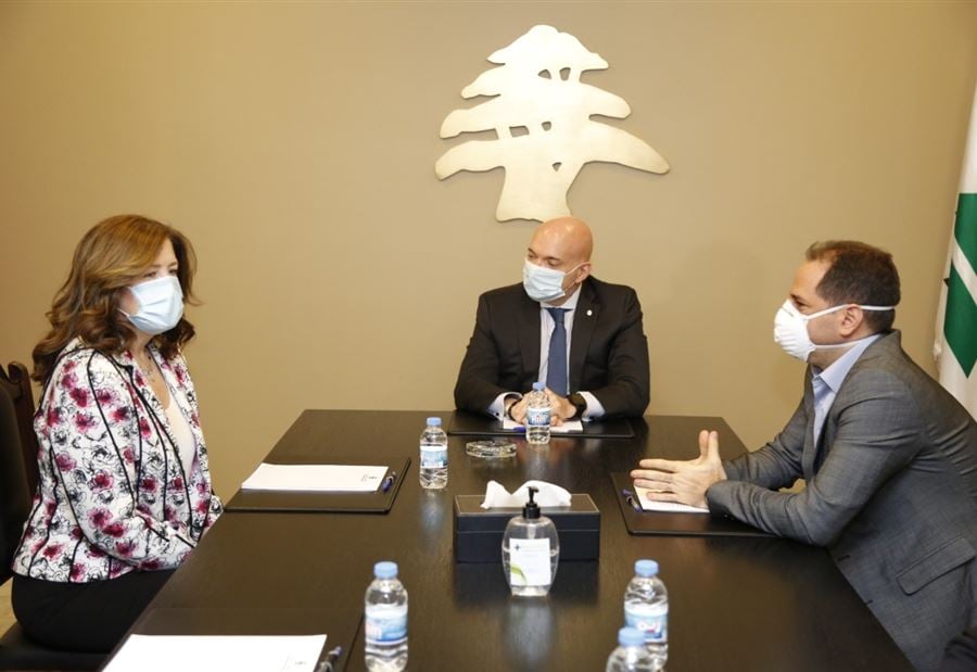 السفيرة الأميركية في بيت الكتائب 