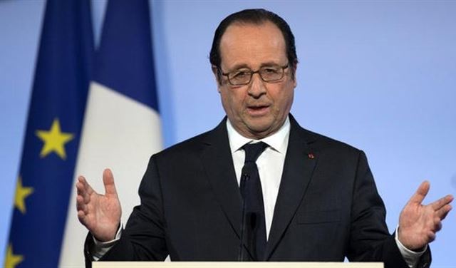 هولاند سيصوت لماكرون ويعتبر لوبان "مجازفة" لفرنسا 