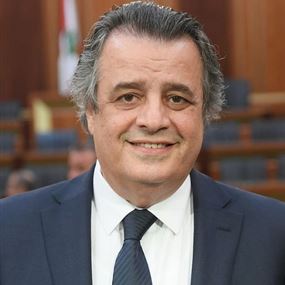 عازار: لمصلحة من يريد جعجع ضرب الموقع المسيحي الاول؟