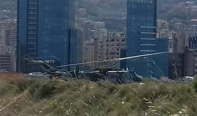 مروحية الجيش تهبط على اوتوستراد انطلياس! مروحية الجيش تهبط على اوتوستراد انطلياس!