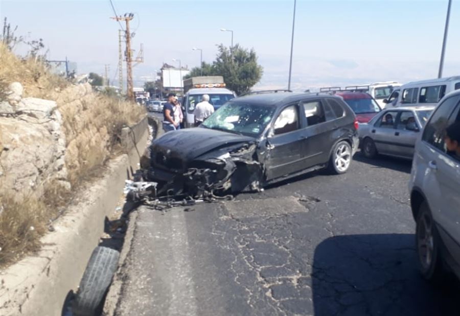 بالصور: حادث سير على طريق ضهر البيدر