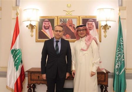 بخاري يعرض التطورات مع النجاري 