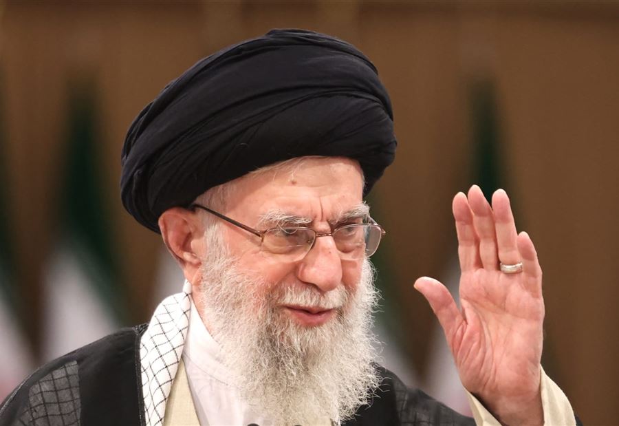 في أعقاب الرد الإيراني... تعليقٌ من خامنئي بـ"العبرية"