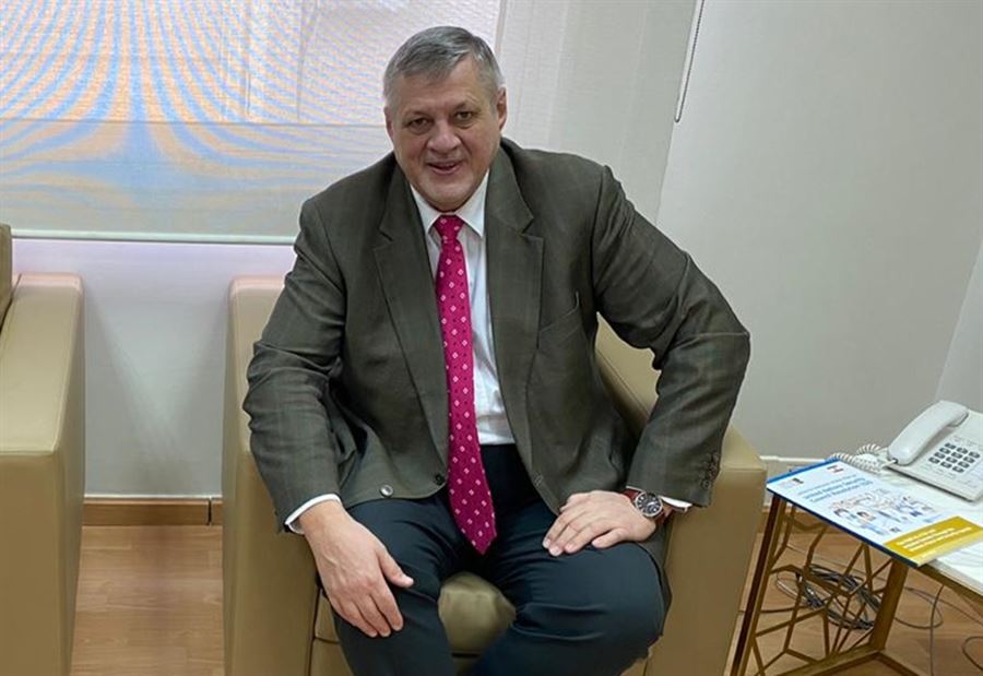 يان كوبيش "فوق الجميع"