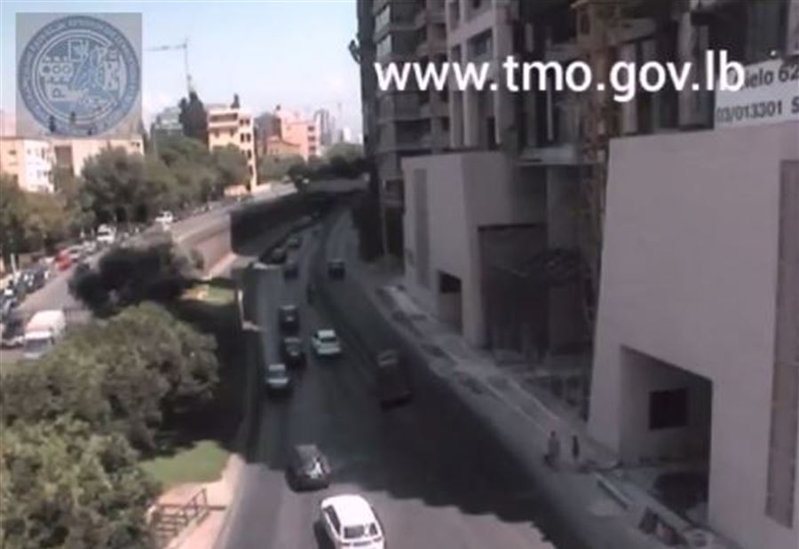 بالفيديو: انقلاب سيارة في بيروت بطريقة غريبة