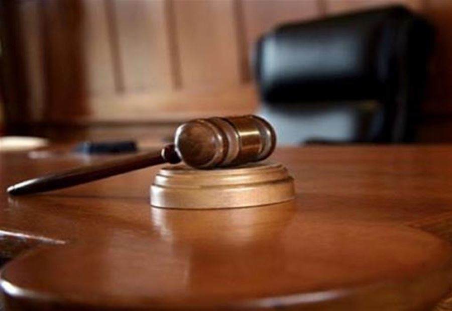 صاحب فرقة زفة يستدرج قاصرات ويلتقط لهنّ الصور صاحب فرقة زفة يستدرج قاصرات ويلتقط لهنّ الصور